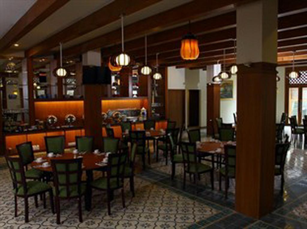 Aziza Syariah Hotel Solo By Horison Ngoại thất bức ảnh